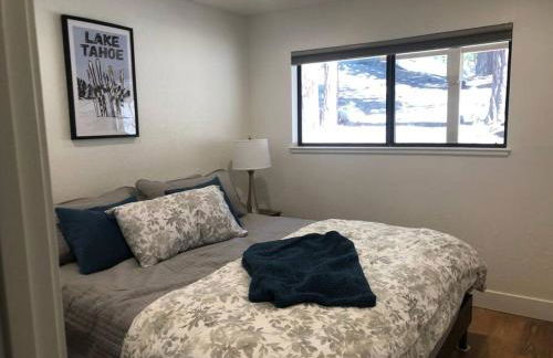 Fun & Air Conditioned Lake Tahoe 3 BR/2.5 BA Home - Foto 28