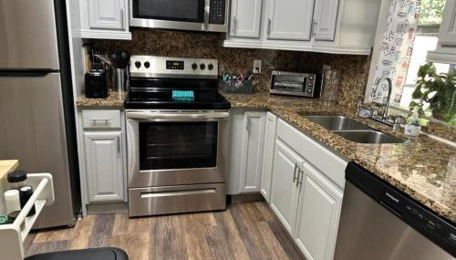 Whole House+Renovated+Pool+Lanai+BBQ+Close to All - Foto 4