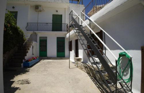 Sofia Mountain Getaway - Photo 20