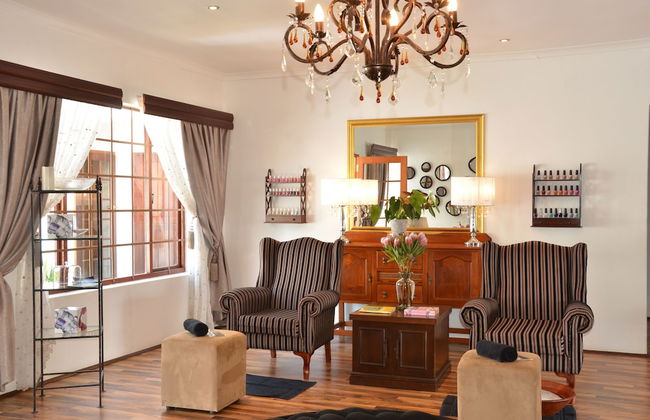 Highgrove House - Photo 18