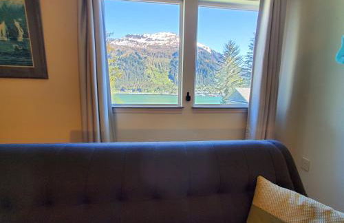 Ocean & Mountain View Home, near Downtown Juneau - Foto 18