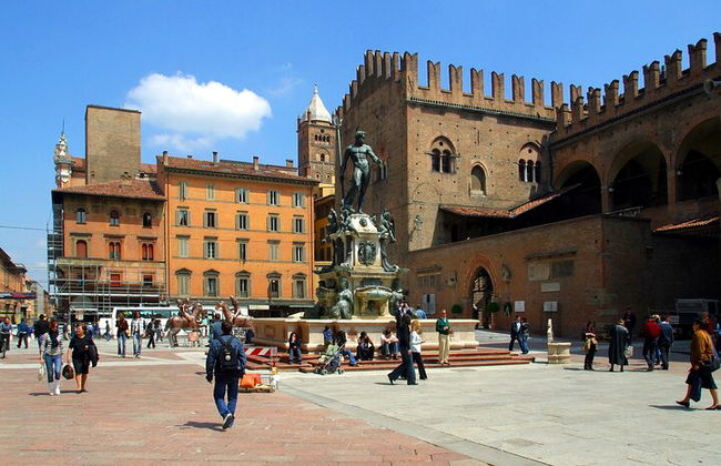 Bologna Open Bus skip the line & Food Tasting - Photo 8