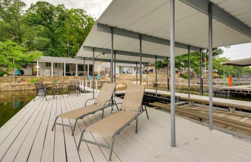 Lakefront Sunrise Beach Home with Private Dock! - Foto 23