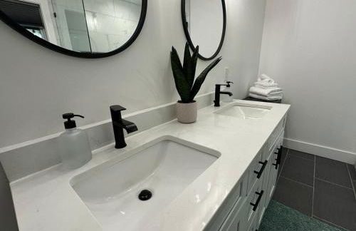 Luxury 4BR 4BA w In-law suite & Firepit Lounge - Foto 17