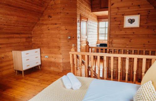 Finlodge- Pet-Friendly Scandinavian Cabin - Photo 37