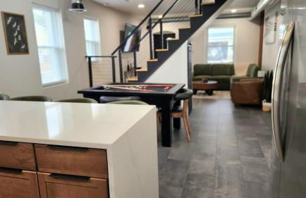 The Row House- Modern, Stylish and Newly Updated! - Foto 22