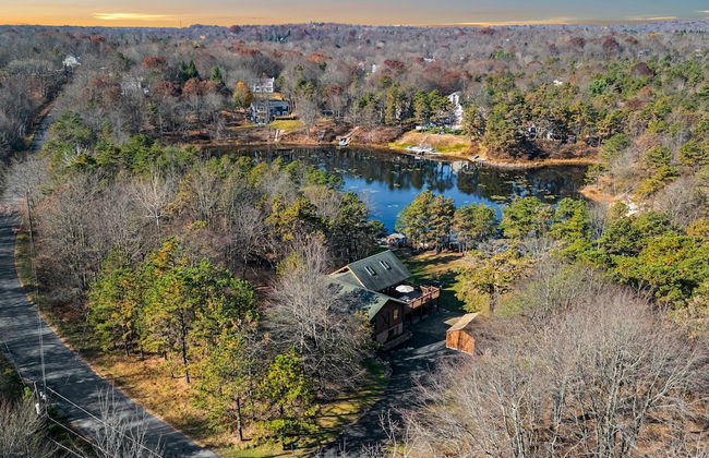 Deer Haven Cabin by Avantstay Waterfront Dock Firepit - Photo 59