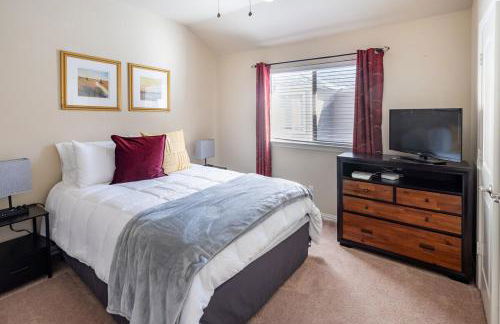 Bright and Spacious 3 Bedroom Townhome, Minutes from DFW Airport - Foto 17