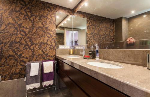 By Plaza de España overlooking Parque María Luisa - Foto 14