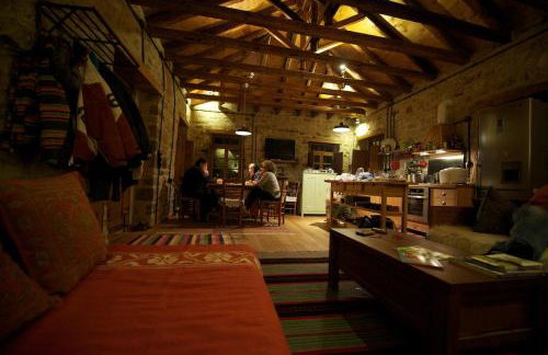 The Mountain House -mountain getaway - Photo 13