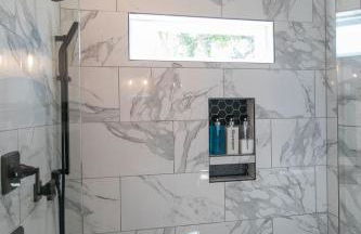 Steps Away from Cruisin' the Coast , Gulfport 2BR, Game Room, and Free Parking - Foto 14