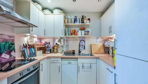 2-Bedroom Flat in Woking Walk to Station - Foto 3, stove, dishwasher