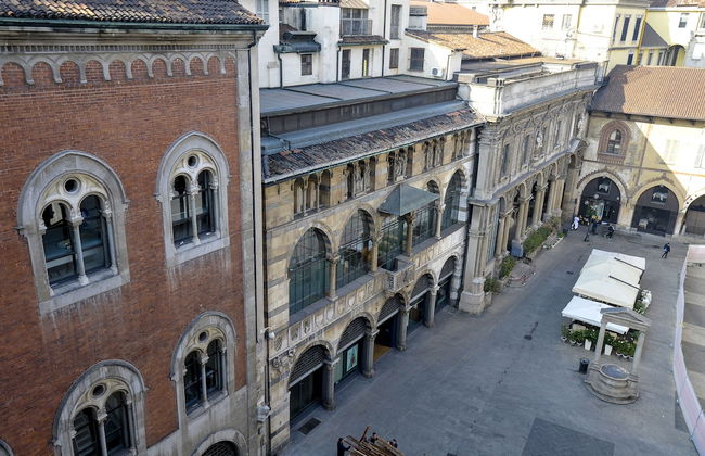 At Home Heart of Milan - Design Duomo Apartment - Photo 31