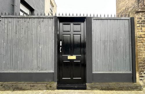 Modern flat with KING bed, garden & outdoor dining - Foto 17