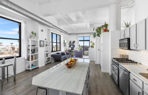 Modern Historic Loft 19ft Ceilings, Gym, Heated Parking, Skyline Views, Balcony - Foto 40