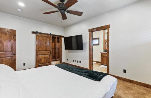 Reno Basecamp 2 King Suites, Walk to Food and Fun - Foto 15