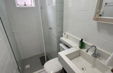 Apartamento familiar com dois quartos, ambientes climatizados, próximo a Roda Gigante de BC - Foto 8