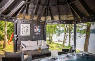 Hagrid's Hut - Harry Potter Riverfront Experience - Foto 1