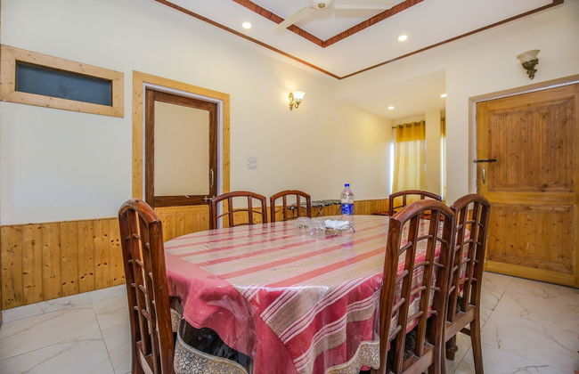OYO 12187 Home Luxury Studio Kasauli - Foto 16