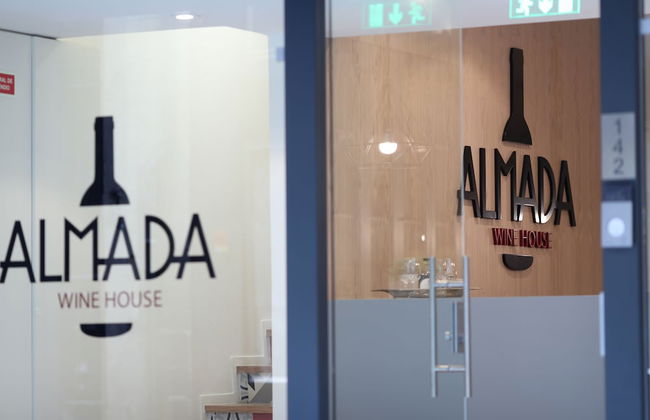 Almada Wine House - Foto 37