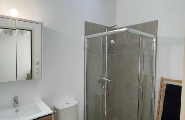 Tiny house avec terrasse privée - Parking - Fibre TV - Foto 9