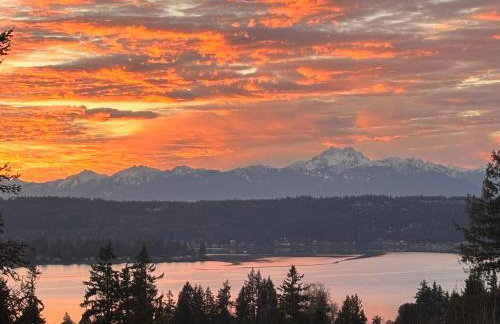 Water & Mountain Views - Family & Pet Friendly - Foto 1