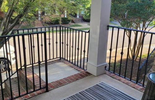 Modern & Luxurious 3 Bdrm 2.5 Bath Townhome - Foto 7