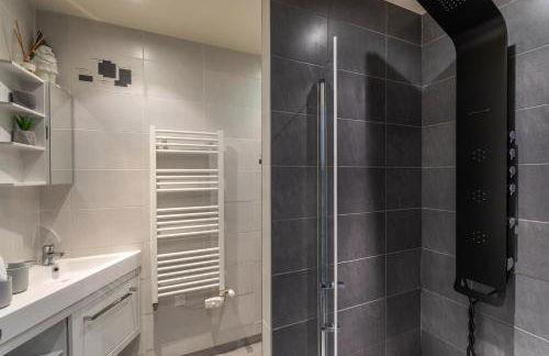 LA VILLA DU GOLF - avec piscine couverte chauffée et jacuzzi - Foto 35