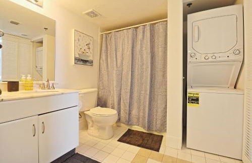 Upscale Apartment in the Heart of Brickell - Foto 62