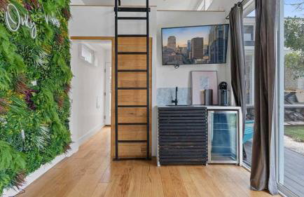 Luxurious Modern Retreat with Private Pool & Patio - Foto 37