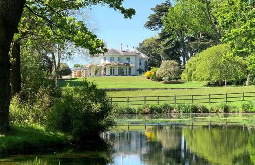 Denham Mount - Photo 1