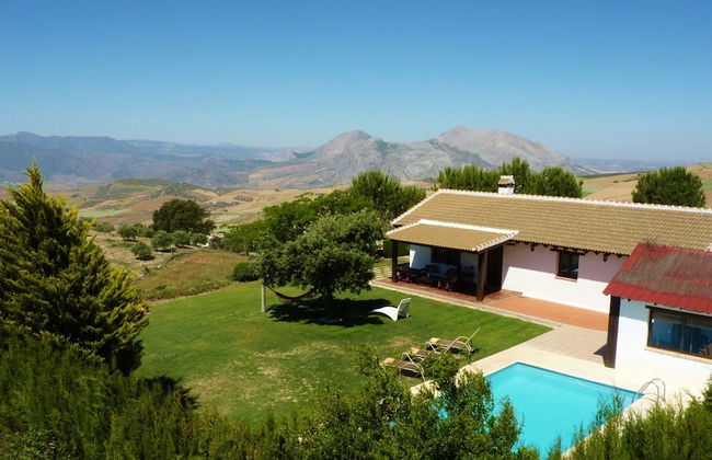 Leisure Meets Tranquility in Beautiful Villa Near Forest - Foto 27