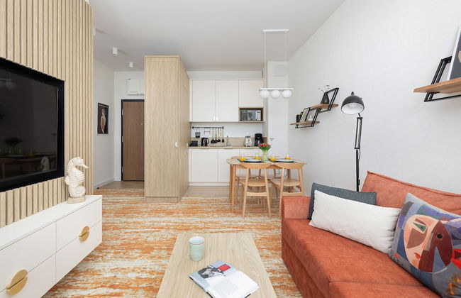 Bel Mare Apartment w/ Balcony by Renters - Foto 32