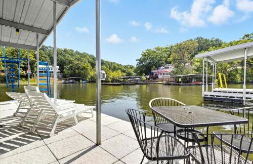 Expansive Deck, Private Dock, Boat Slip and Stunning Views - Foto 40