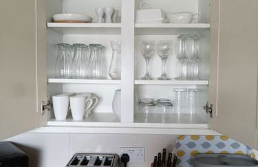 3 Bed Countryside Cottage in Harrogate with free parking and strong wifi - Photo 16