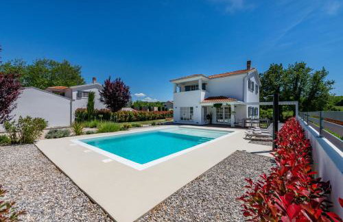 Villa Fiora, a beautiful and modern villa with a pool - Foto 33