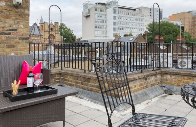 Stylish Apartment With Private Rooftop in Covent Garden - Foto 33