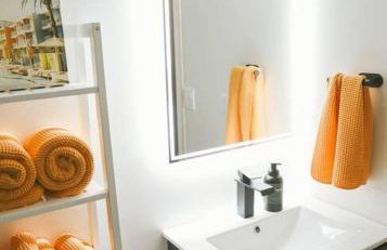 Vibrant Forest Retreat - Game Room, Spa, Fire Pit - Sleeps10 - Foto 41