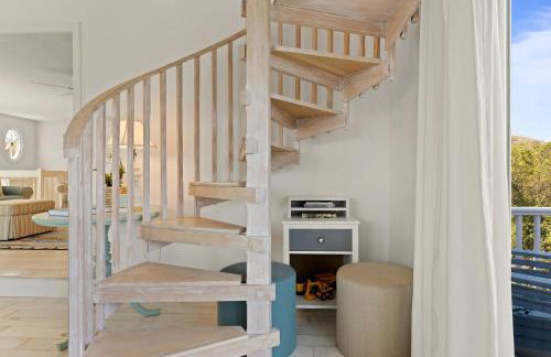 Breathtaking Cape Cod Beachhouse with Private Beach Access Near Sandwich, Massachusetts - Foto 44