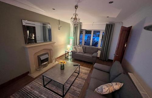 Spacious modern three Bedroom Bungalow ample parking - Foto 20