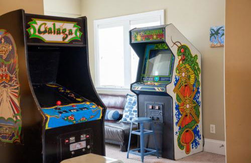 Summer Special, Lux 4BR House Sleeps 12, Pool, Elevator, King bed - Foto 53