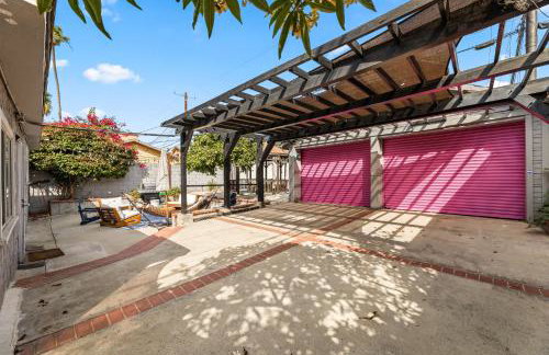 Los Angeles charming big house, king bed, parking, EV - Photo 49