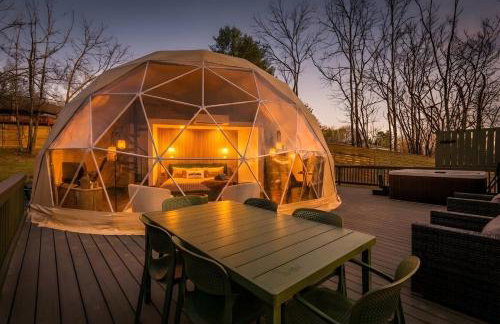 Sky Dome - Romantic Stay, Hot Tub, Wi-Fi, AC & Heat - Photo 2