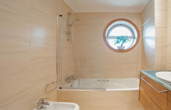 Arcozelo Pool Garage by Vacationy - Photo 16