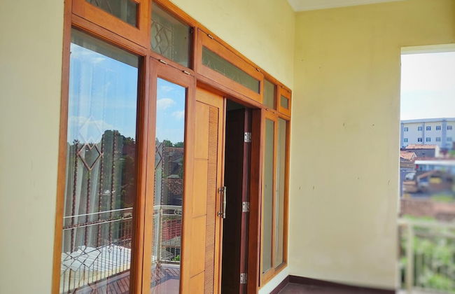 Homestay Semarang - Foto 35