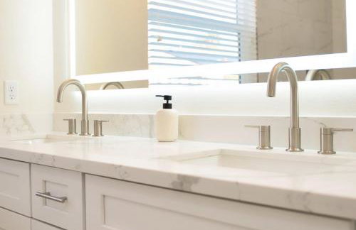 VEGAS OASIS CLOSE 2 STRIP! Private Hot tub & Heated Pool - Foto 43