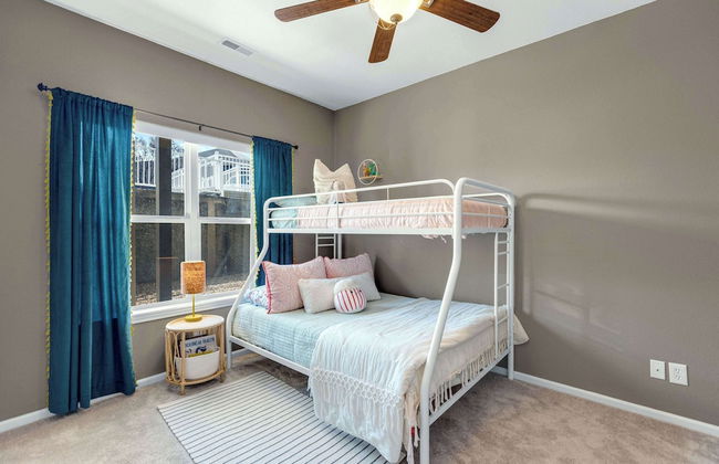 Panoramic Sunset Escape Waterfront Condo for 7! - Photo 7