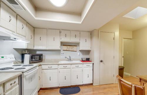 Near Fossil Creek and Trails Scenic Pine Cabin! - Foto 8