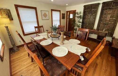 Large, Comfortable & Conveniently located Home - Foto 13