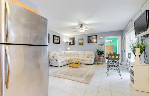 Walk to Eastern Point Beach Apt with Water View! - Foto 11